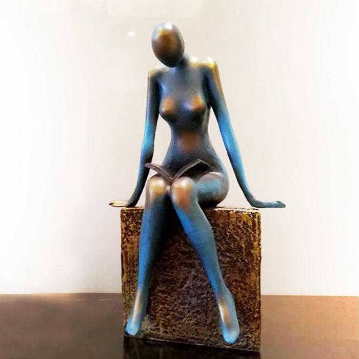 Statue Femme Qui Lit I Le Monde Des Statues 
